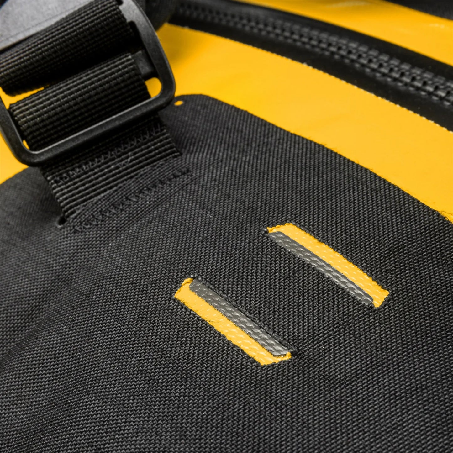 Баул на колёсах Ortlieb Duffle RS 110л Sunyellow/Black